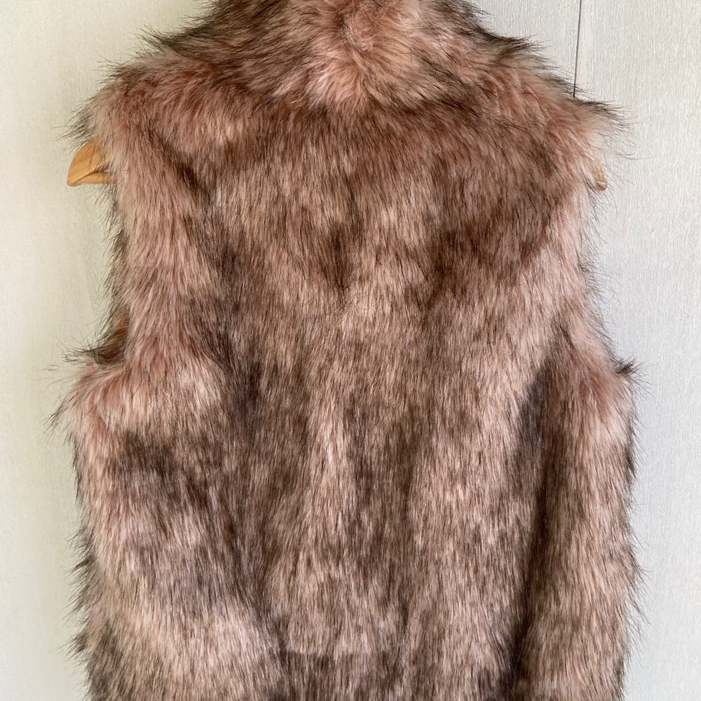 Fur vest - Picture 3 of 4